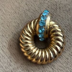 Elegant Coro Gold and Blue Crystal Rhinestone Women's brooch